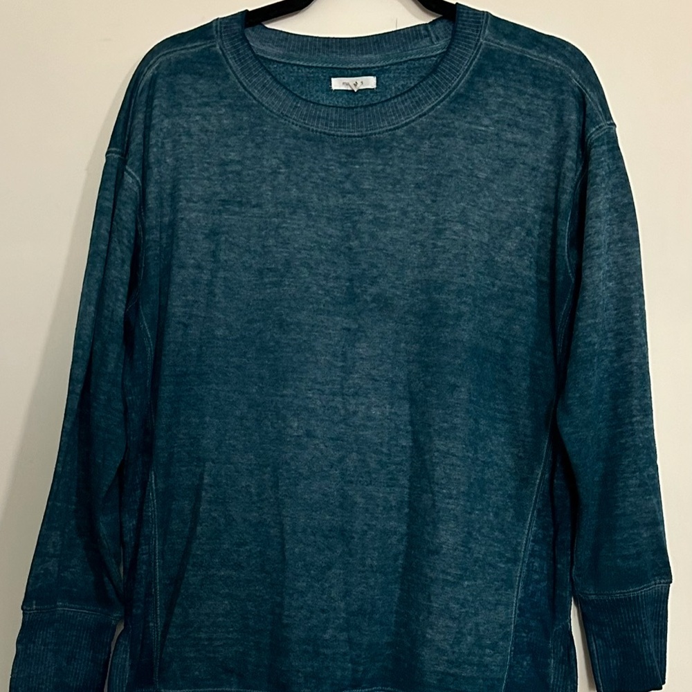 MAURICES MEDIUM TOP SHIRT LONG SLEEVE SWEATSHIRT